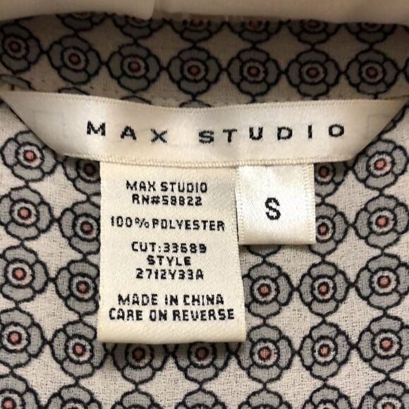 Max Studio S Medallion Print Long Sleeve Pullover 3 Button Front V-Neck Blouse - Picture 8 of 16